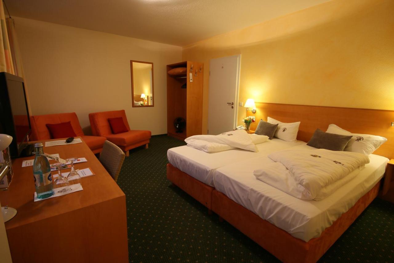 Berggasthof Hotel Igelwirt Schnaittach Exteriör bild