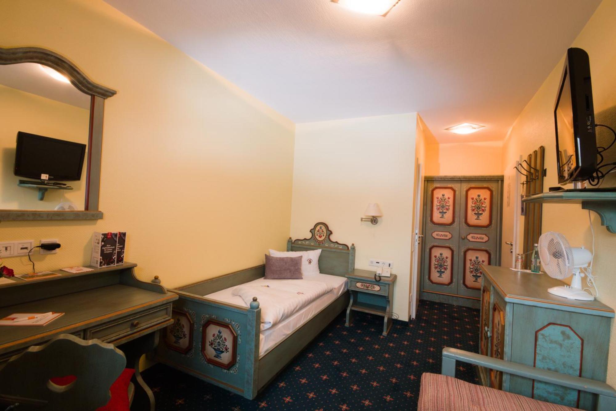 Berggasthof Hotel Igelwirt Schnaittach Rum bild