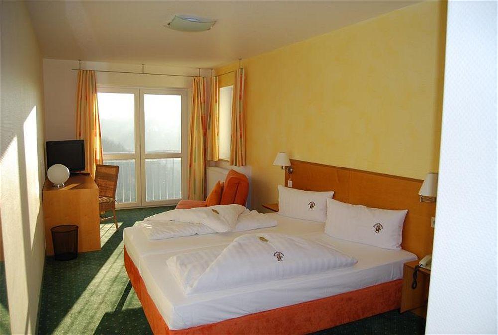 Berggasthof Hotel Igelwirt Schnaittach Exteriör bild